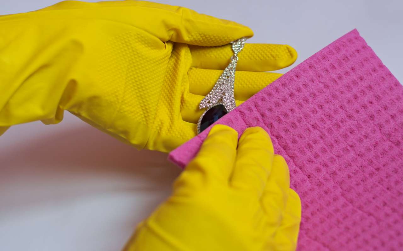 Cleaning Gold Earrings