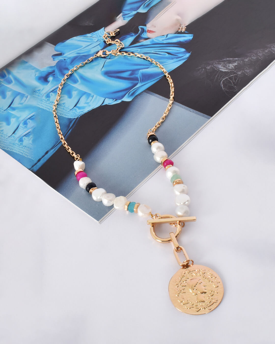Chain Back Mix Pearl Caesar Necklace