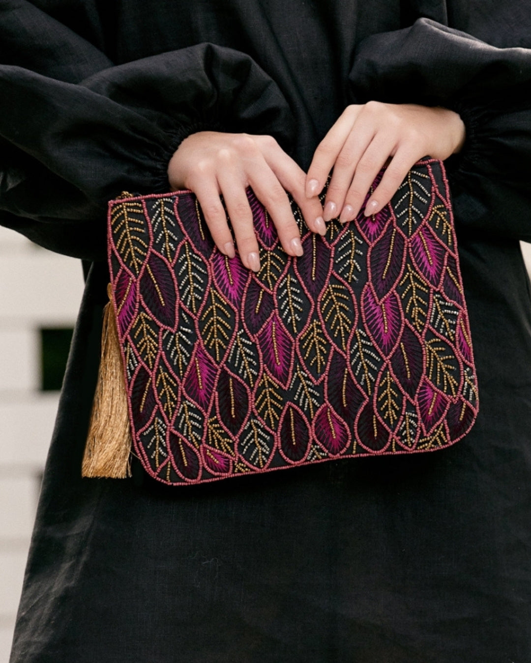 Leaf Front Metallic Tassel Clutch